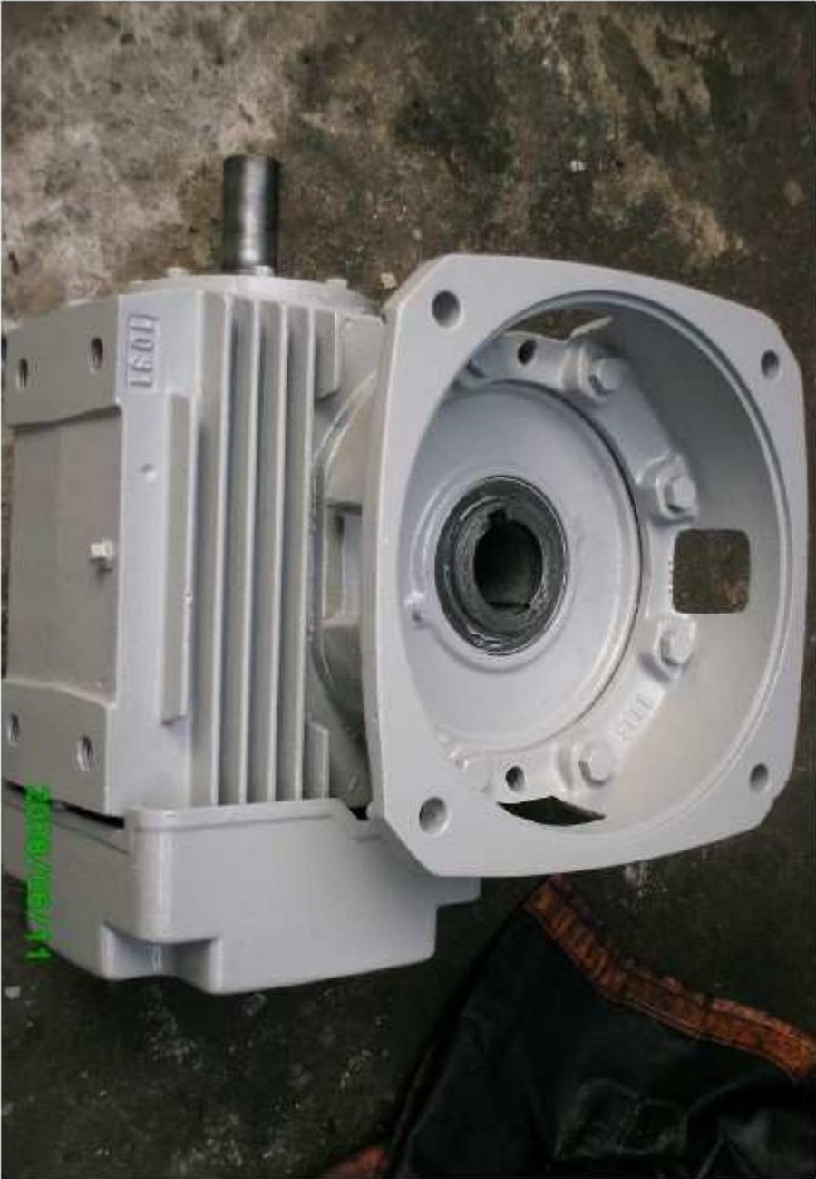 Worm gearbox reconditioned and repainted